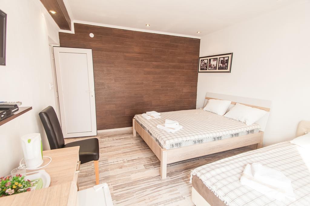 Rooms And Apartments Milana Bar Chambre photo