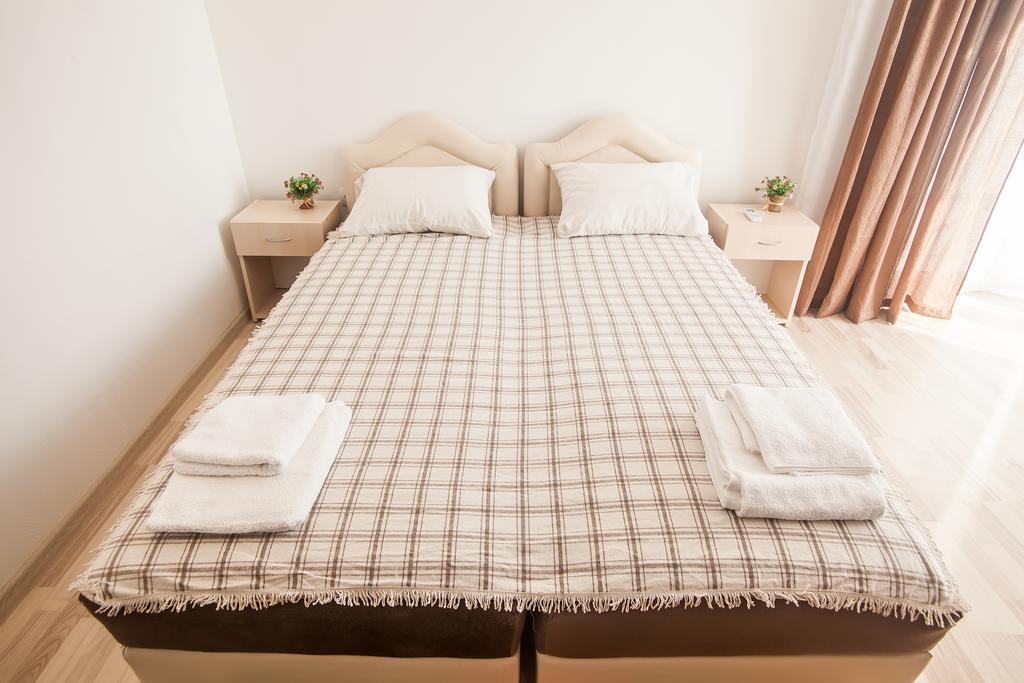 Rooms And Apartments Milana Bar Chambre photo