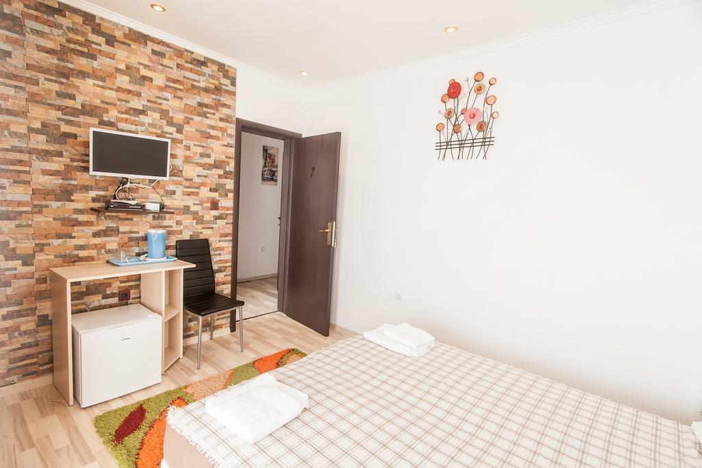 Rooms And Apartments Milana Bar Extérieur photo